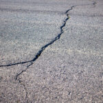 3 Reasons to Seal Minor Cracks in Your Asphalt Driveway In San Diego